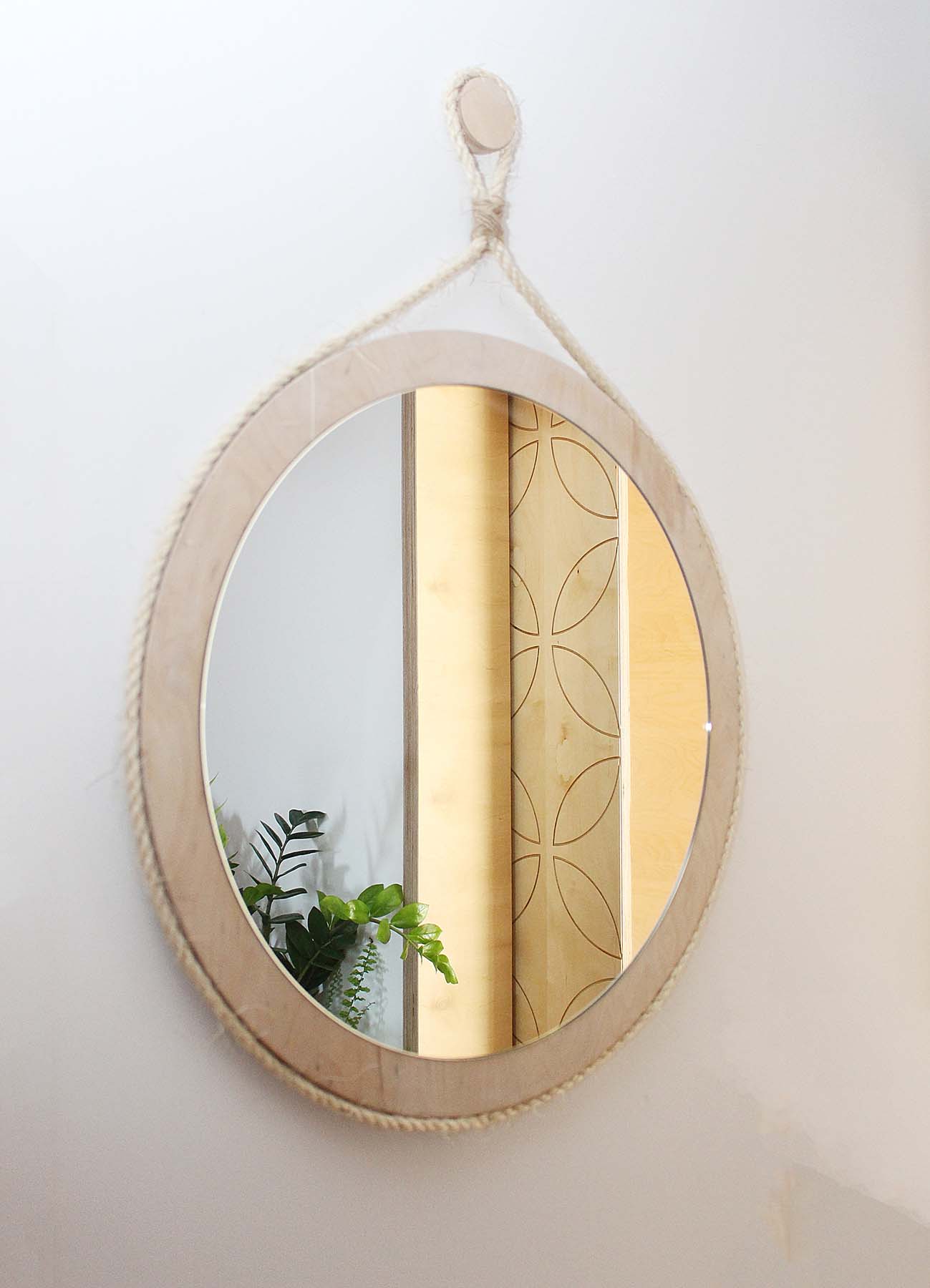 lustro okrągłe na linie jutowej